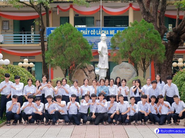 Lớp 12/13, Trường THPT Nguyễn Duy Hiệu – Quảng Nam